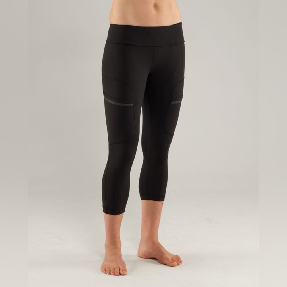 Lululemon Run: Your Heart Out Crop in 
Black Size: 10